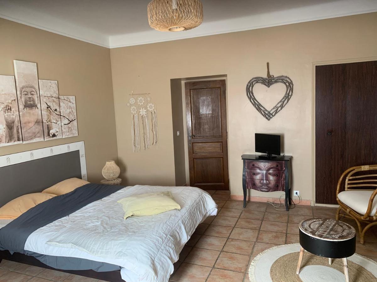 Bed and Breakfast Bastide Du Bonheur Saint Donat Греу-ле-Бэн Экстерьер фото