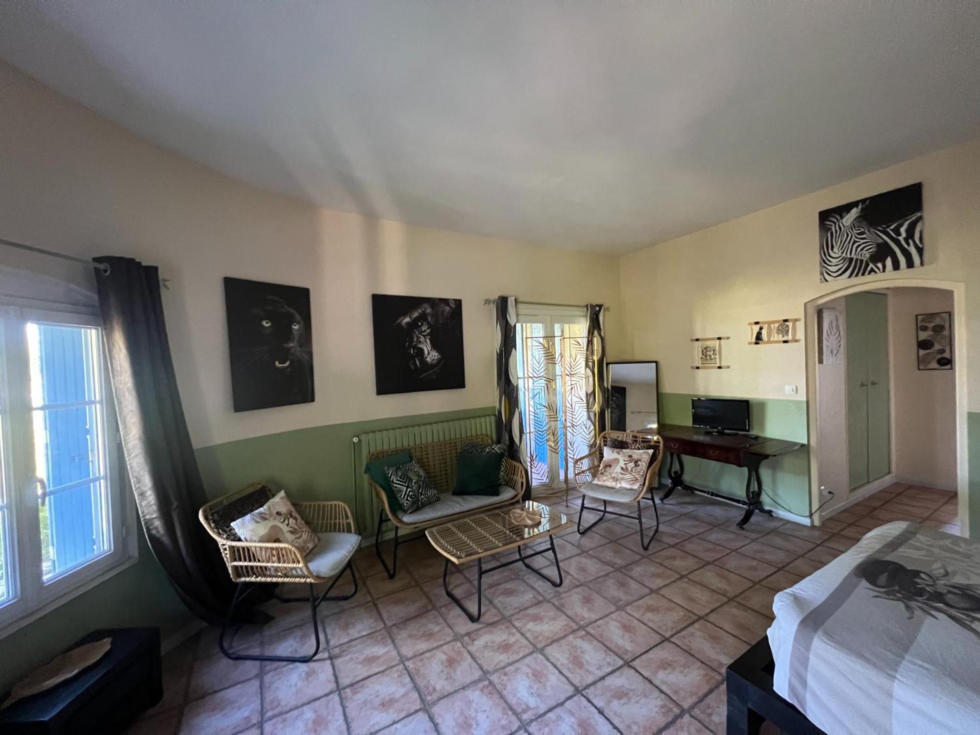 Bed and Breakfast Bastide Du Bonheur Saint Donat Греу-ле-Бэн Экстерьер фото